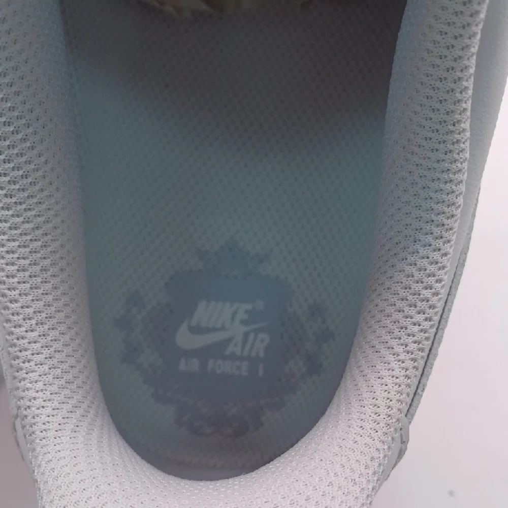NEW Nike Air Force 1 Triple White Sneakers Men Size 10 US DD8959-100 - Picture 12 of 13